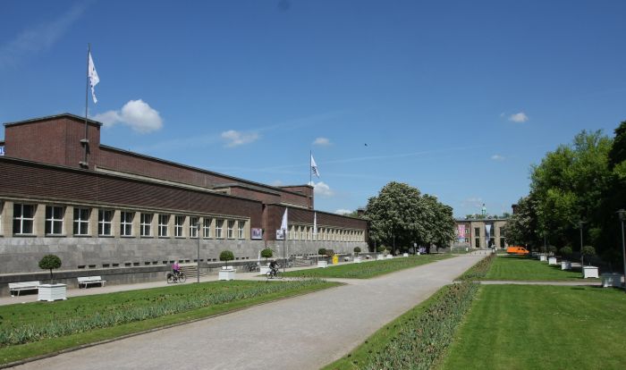 Radfahren um den Ehrenhof Düsseldorf