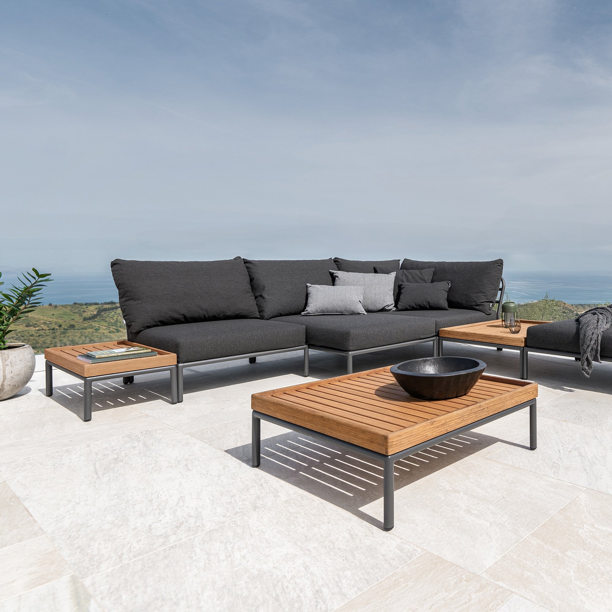 Houe Level Lounge Table