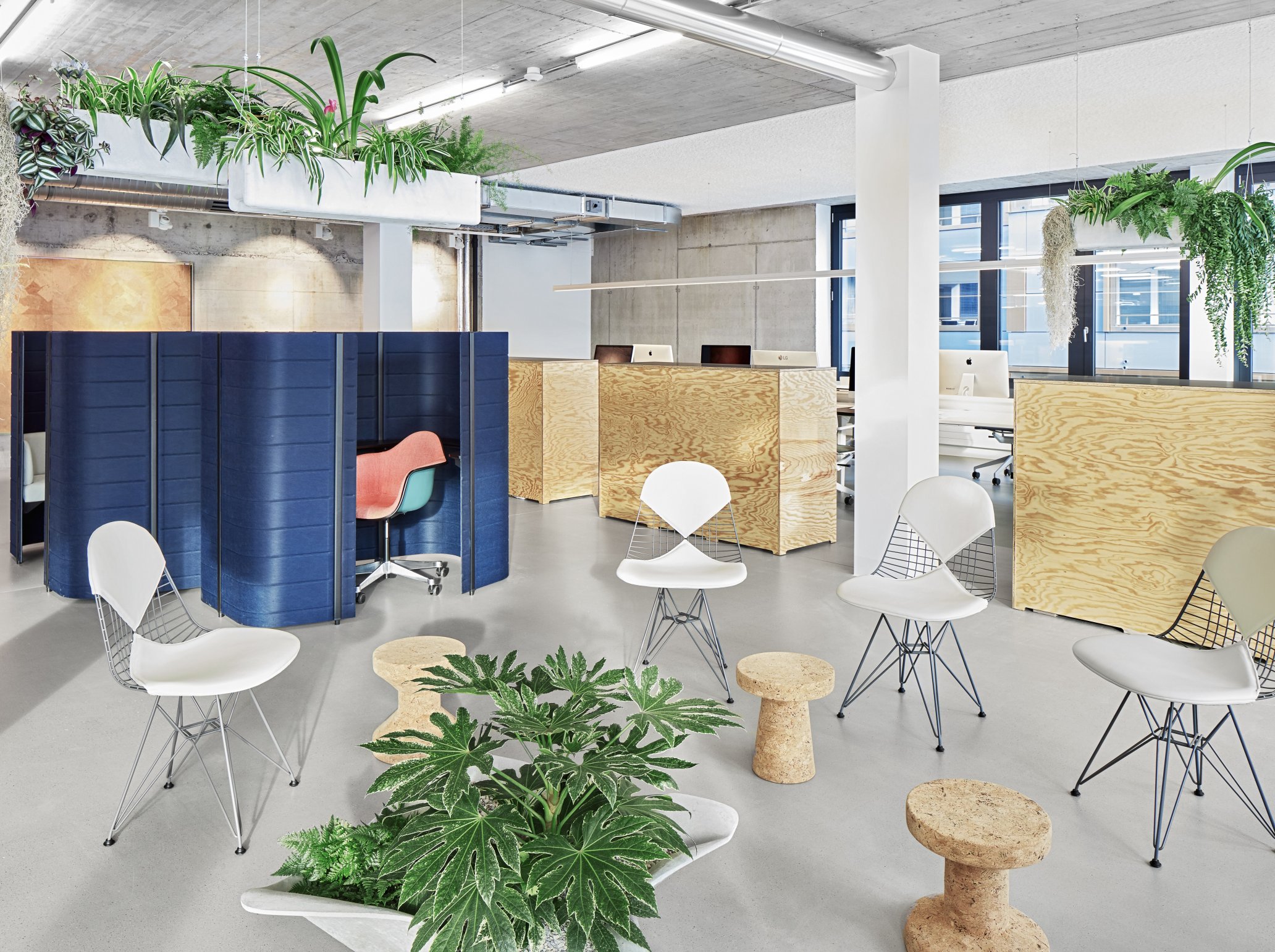 Setting up and planning a contemporary office group office