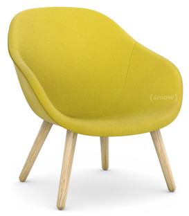 About A Lounge Chair Low AAL 82 Hallingdal 420 - yellow|Lacquered oak|Without seat cushion