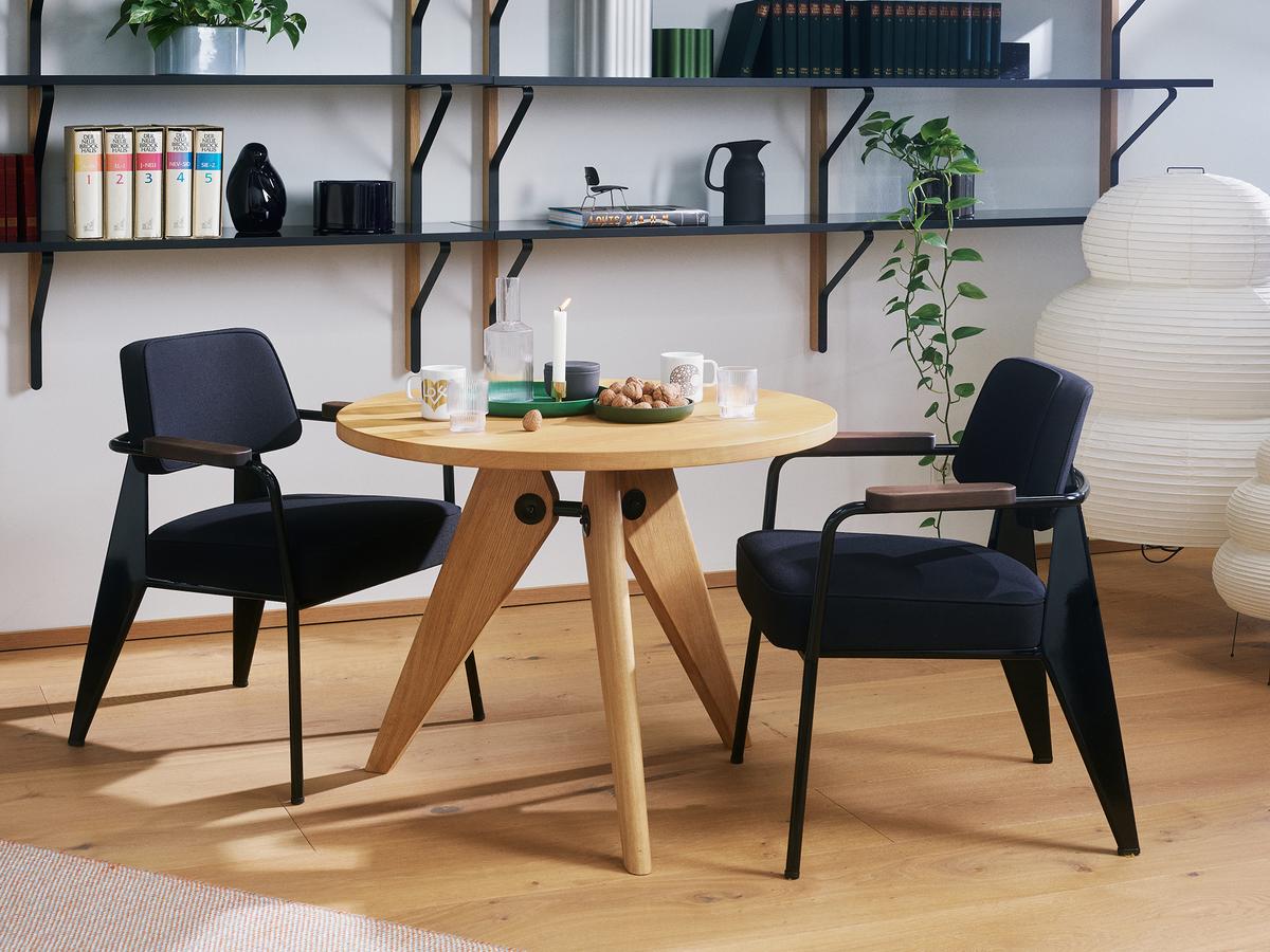 Guéridon, 900 mm, Natural oak solid, oiled | Vitra | by Jean Prouvé, 1949 -  Originals from smow