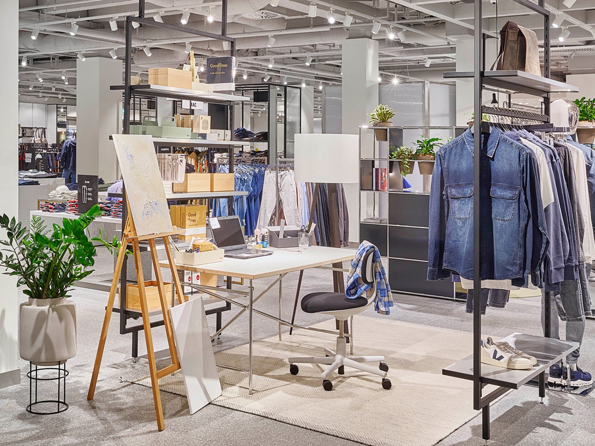 smow in Breuninger: integrated home office for creative work