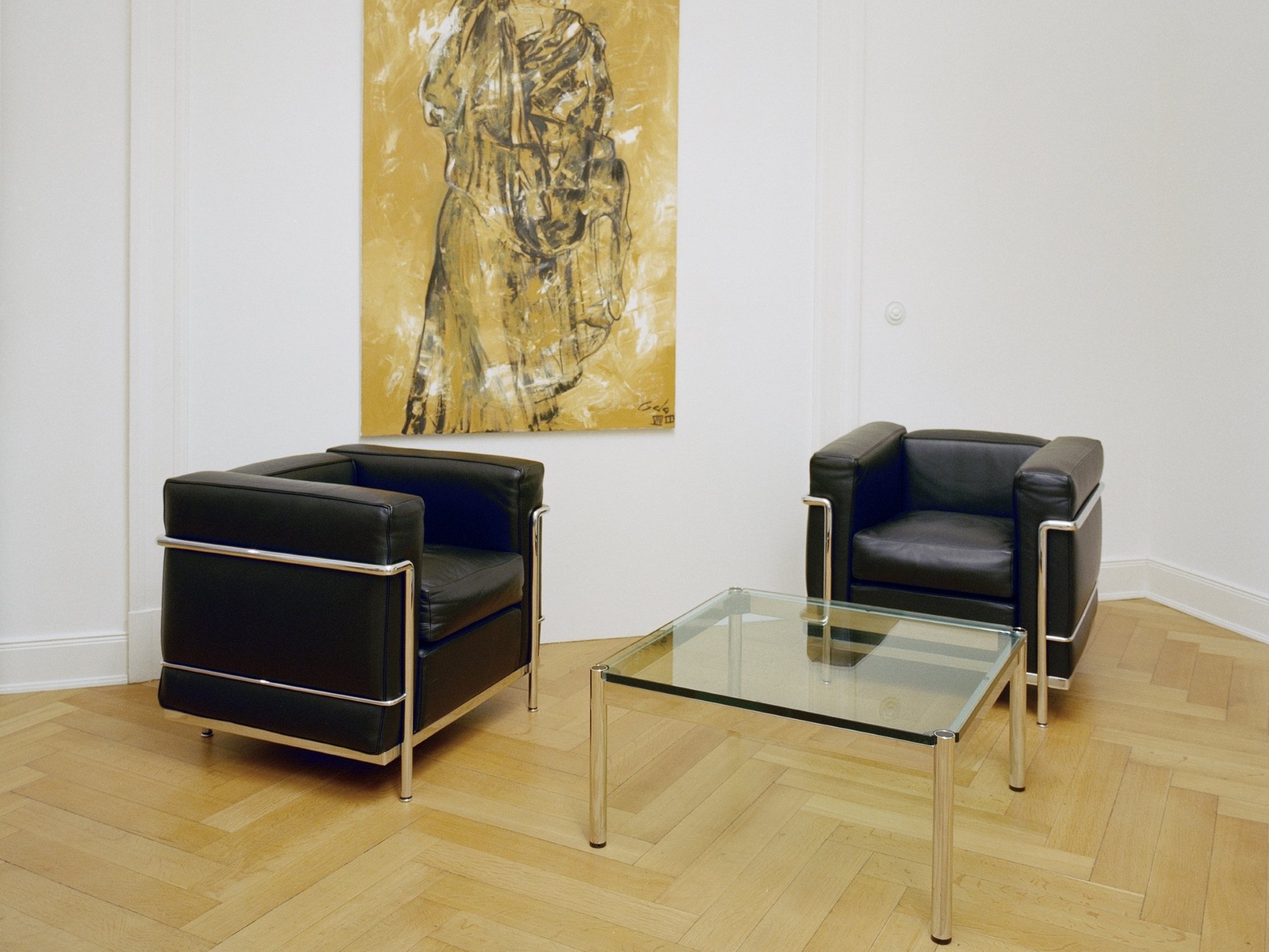 High-quality design classics in the waiting room
