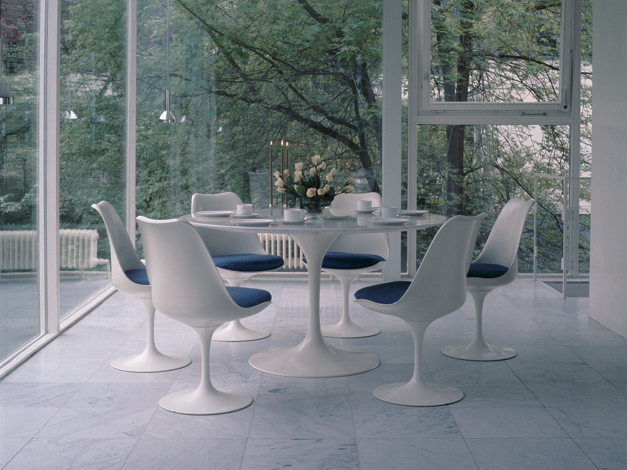 Saarinen Round Dining Table