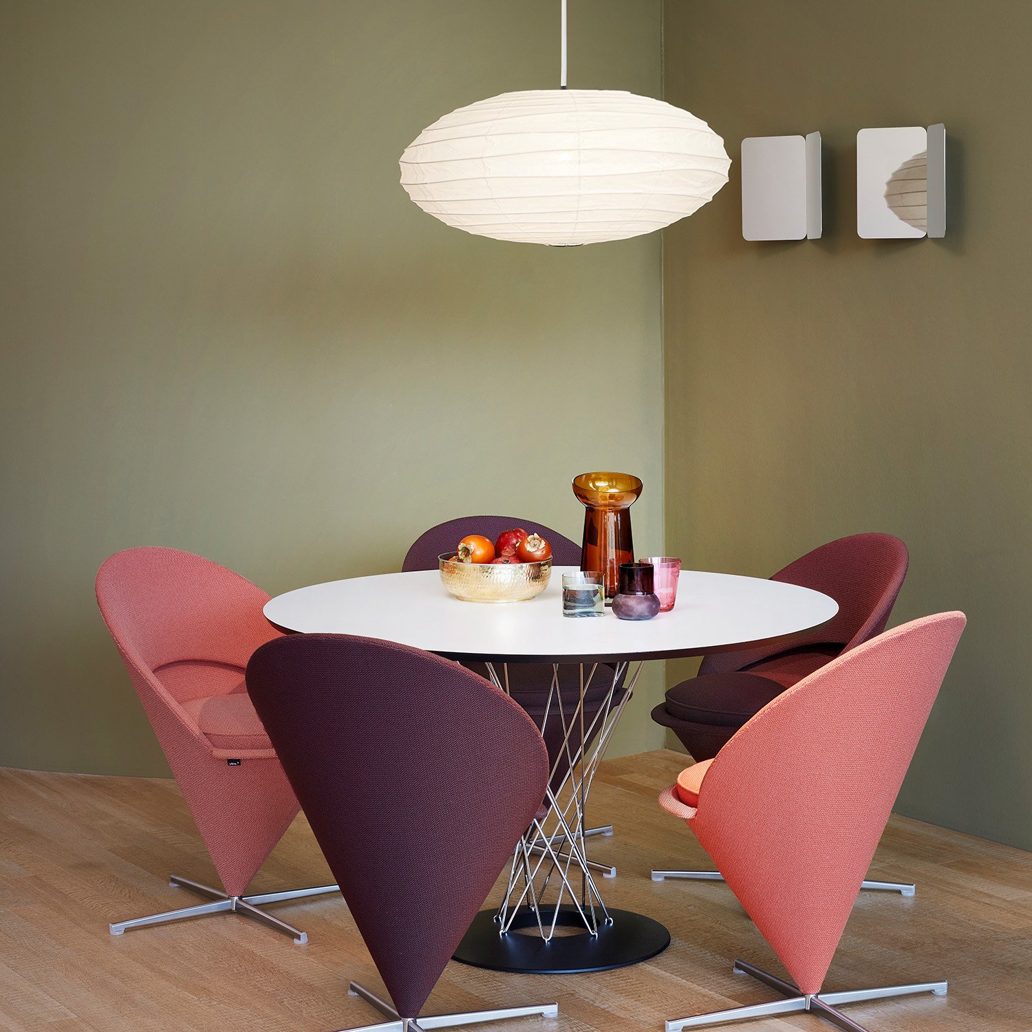 Akari 50EN / 70EN Pendant Lamp, 250 x 500 x 500 mm (50EN) | Vitra 